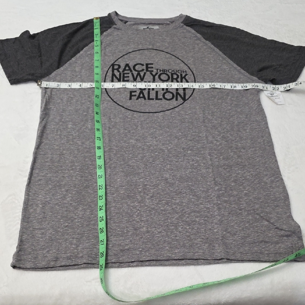 Universal Studios JIMMY FALLON‎ Gray Raglan Graphic Tee with Dark Sleeves